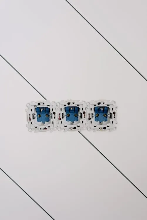 How to Maintain Your Garage Door in West University Place TX - Complete Maintenance Checklist